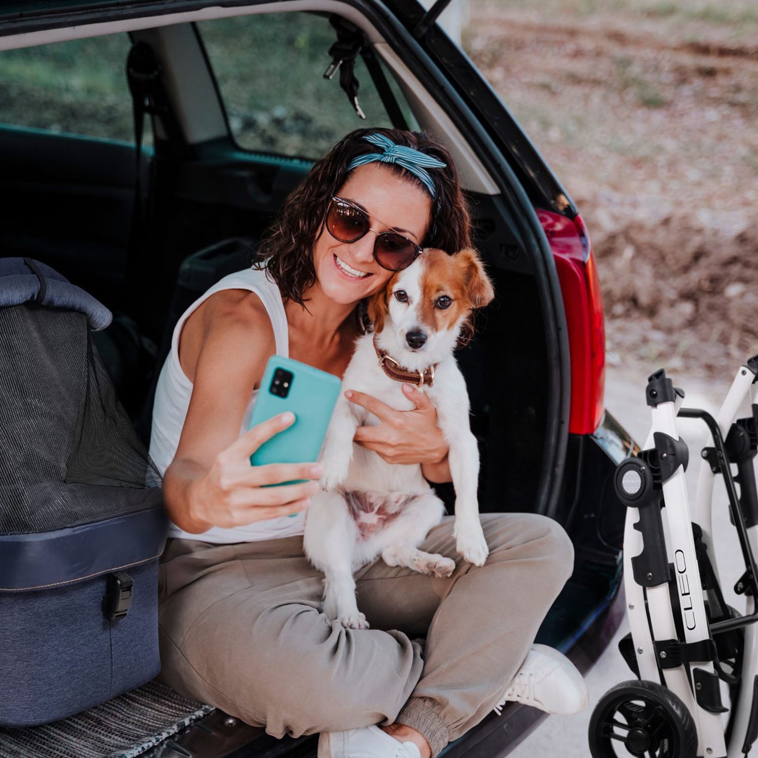 Fur parents with Ibiyaya Cleo Travel Stroller